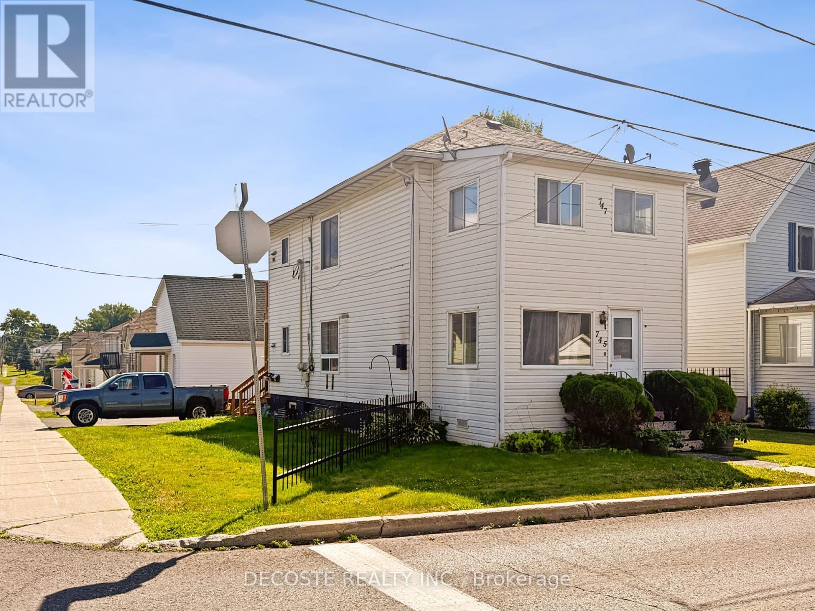 Property Photo: 745-747 Amelia Street ON K6H 3R4