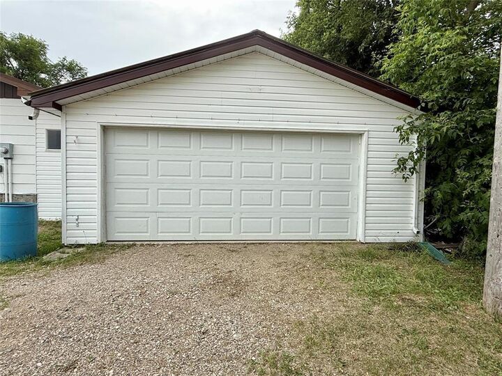 Property Photo:  405 4th Street  MB R0K 1W0 