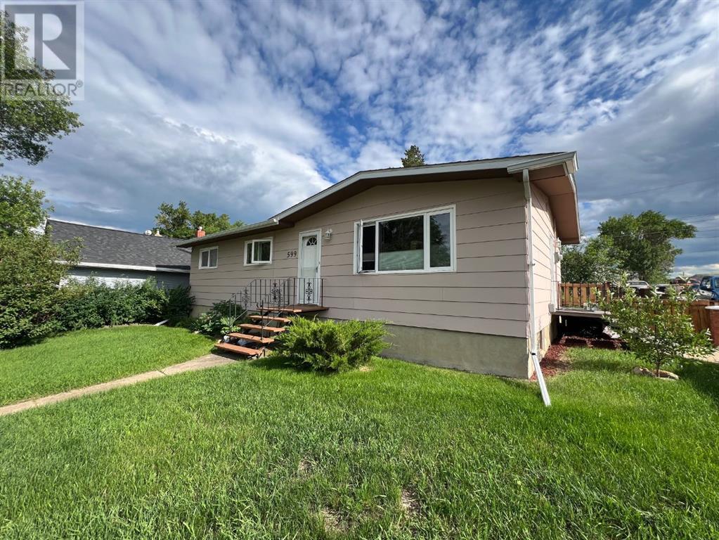 Property Photo: 599 3 Avenue West AB T0J 0Y3