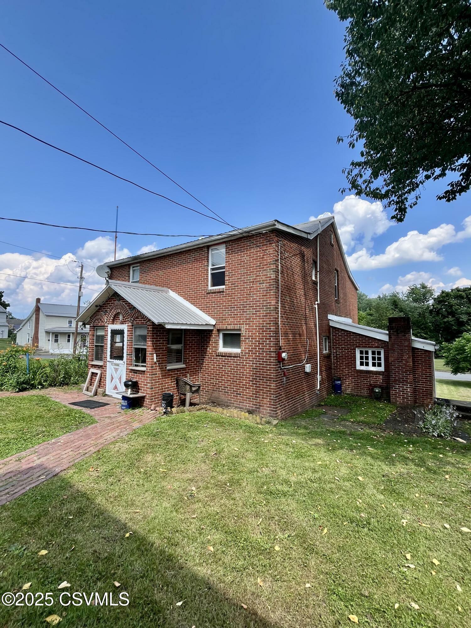 Property Photo: 208 S Water Street PA 17870