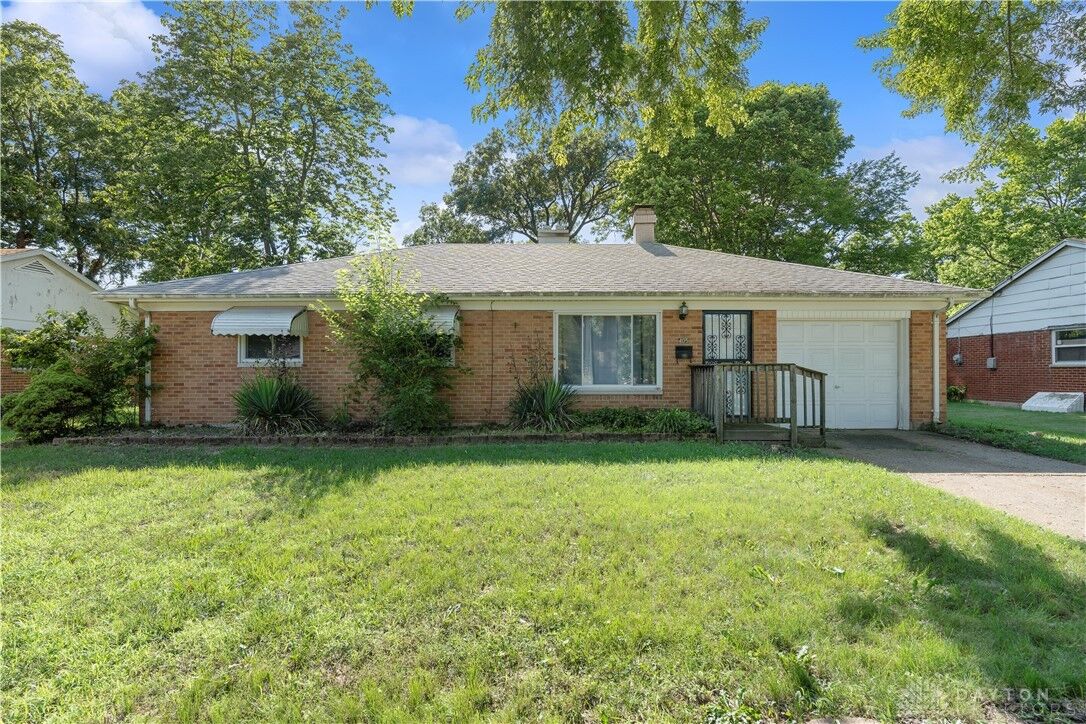 Property Photo: 405 Stubbs Drive OH 45426