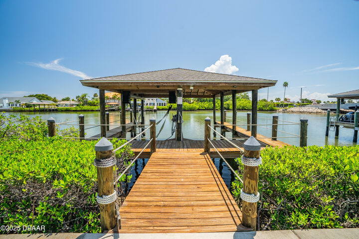 Property Photo:  1212 S Riverside Drive  FL 32168 