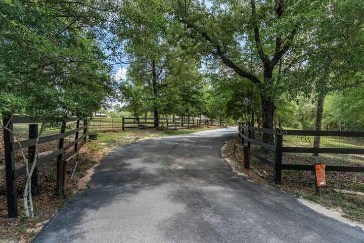 Property Photo:  6263 Old River Road  FL 32531 