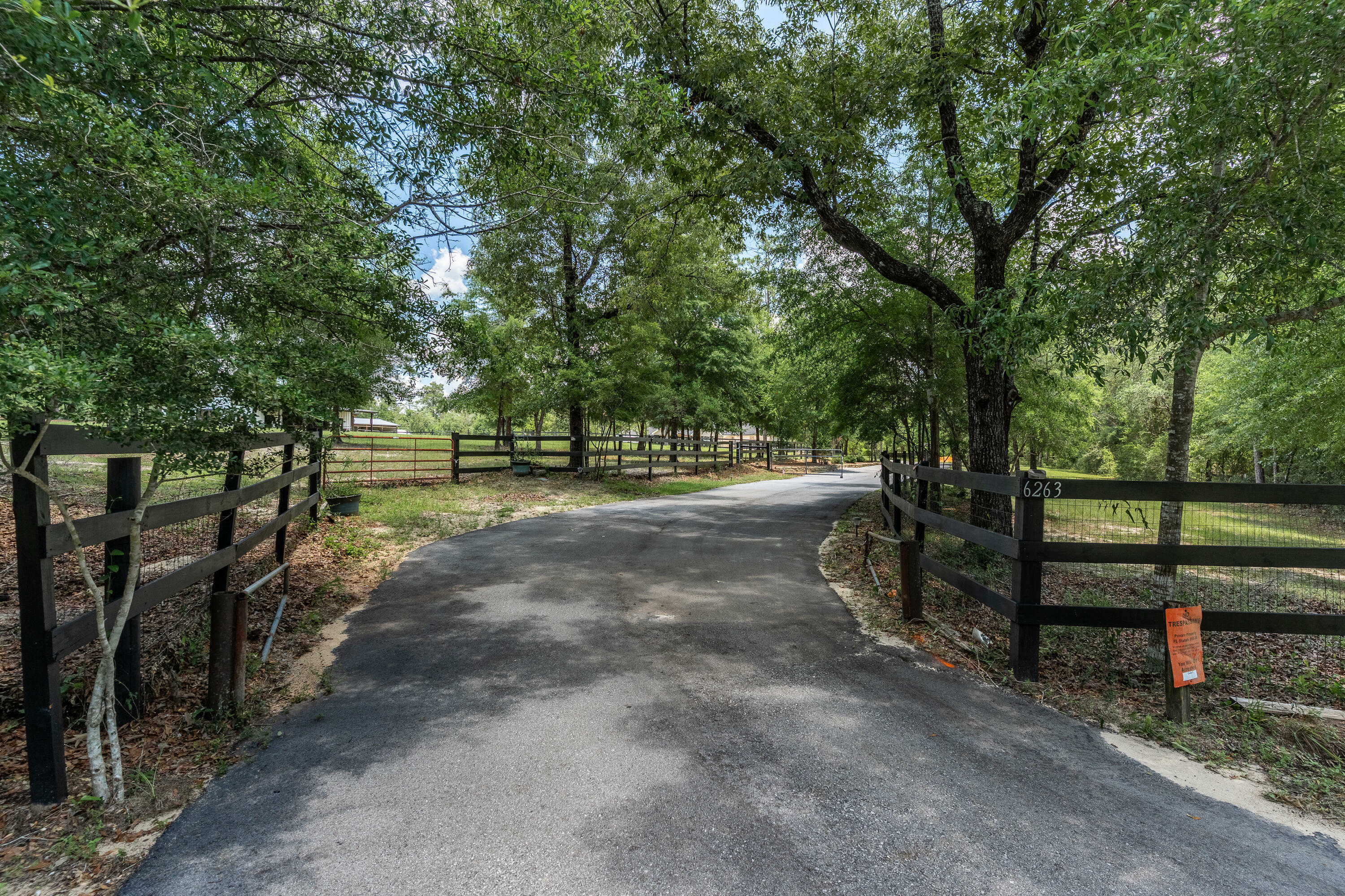 Property Photo: 6263 Old River Road FL 32531