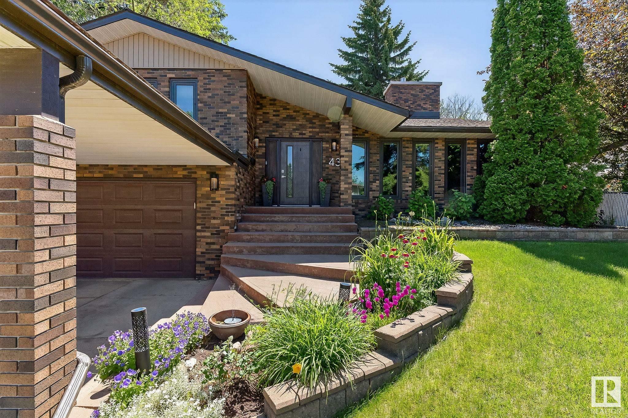 Property Photo: 43 Manchester Drive AB T8A 0T3