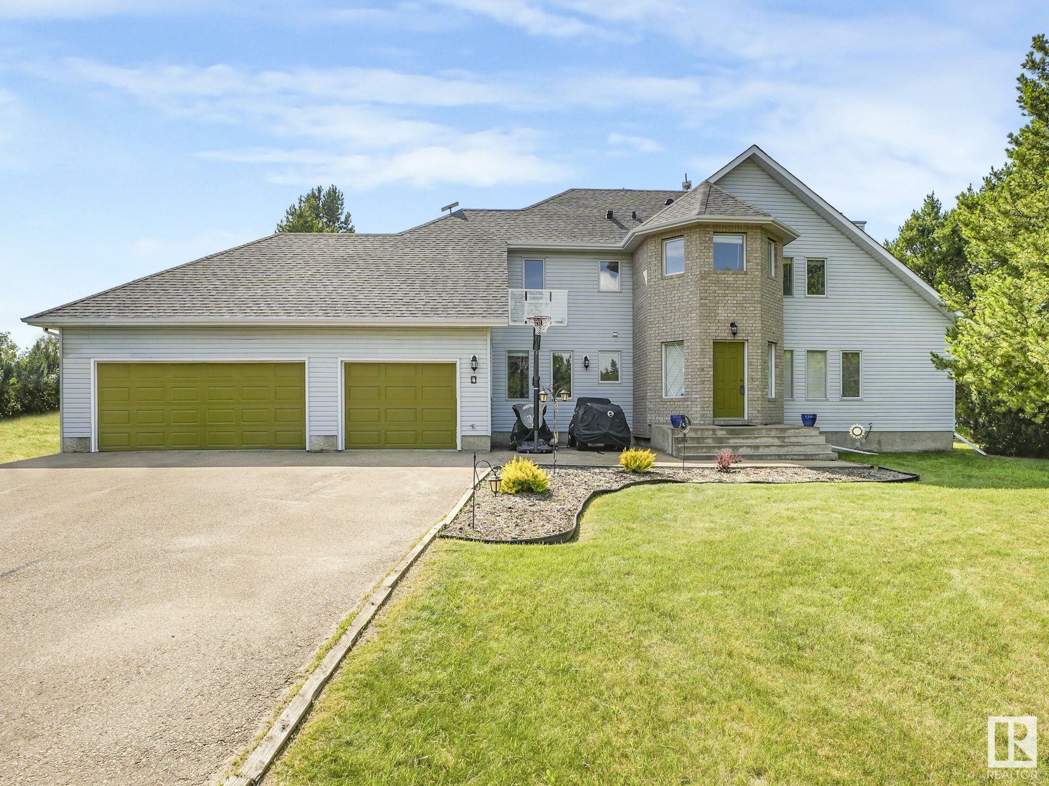 Property Photo: 4 Vista Way AB T0A 1N0