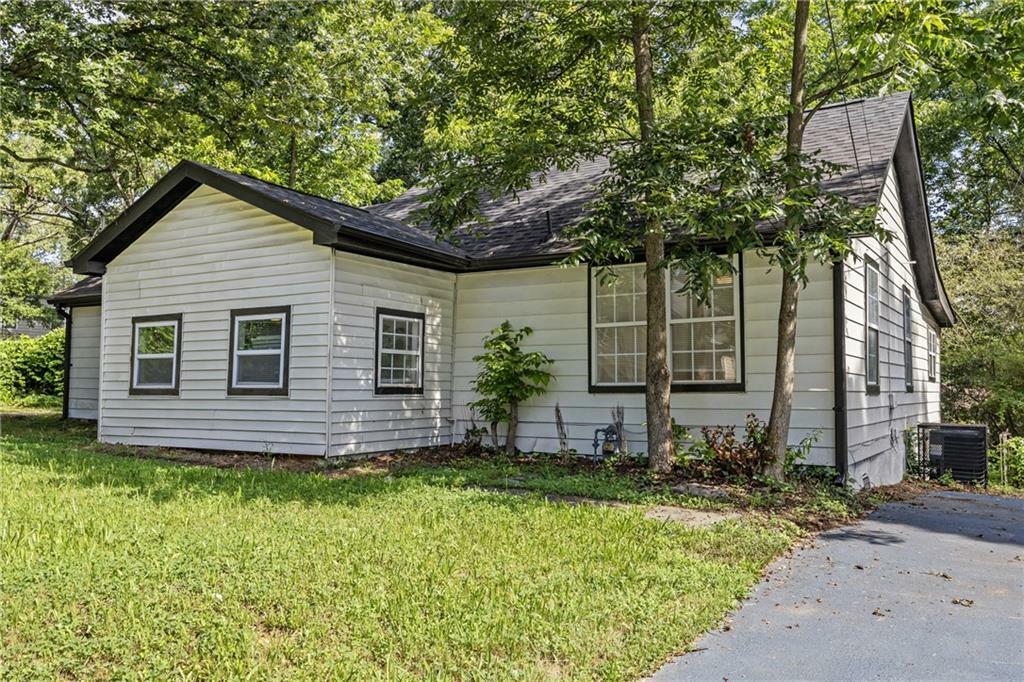 Property Photo: 1339 Lyle Avenue GA 30344
