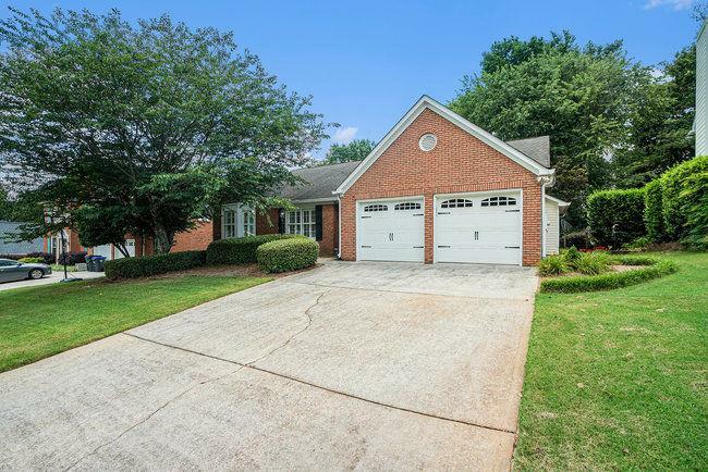 Property Photo: 2532 Crofton Court GA 30024