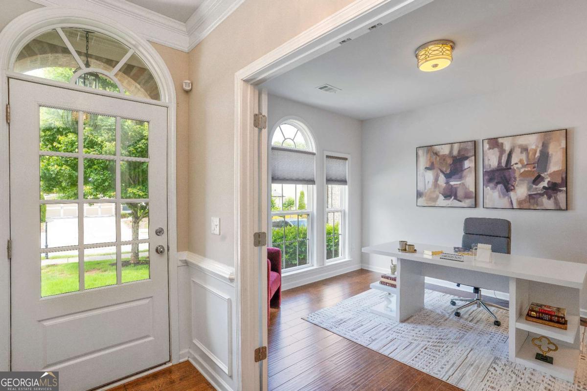 Property Photo: 667 Creswell Park GA 30082