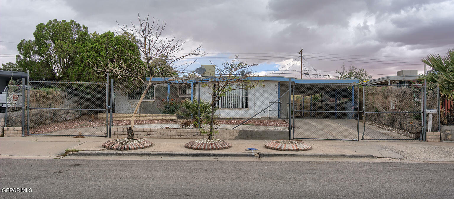Property Photo:  6215 Algonquin Road  TX 79905 