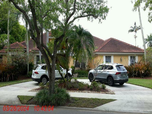 Property Photo:  1030 Pine Branch Dr  FL 33326 