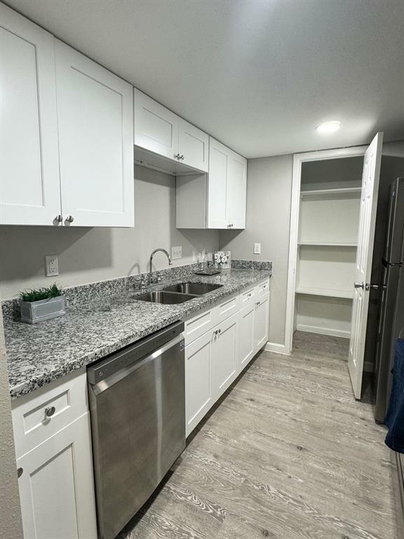 Property Photo: 327 W West Huffsmith Drive 404 TX 77375