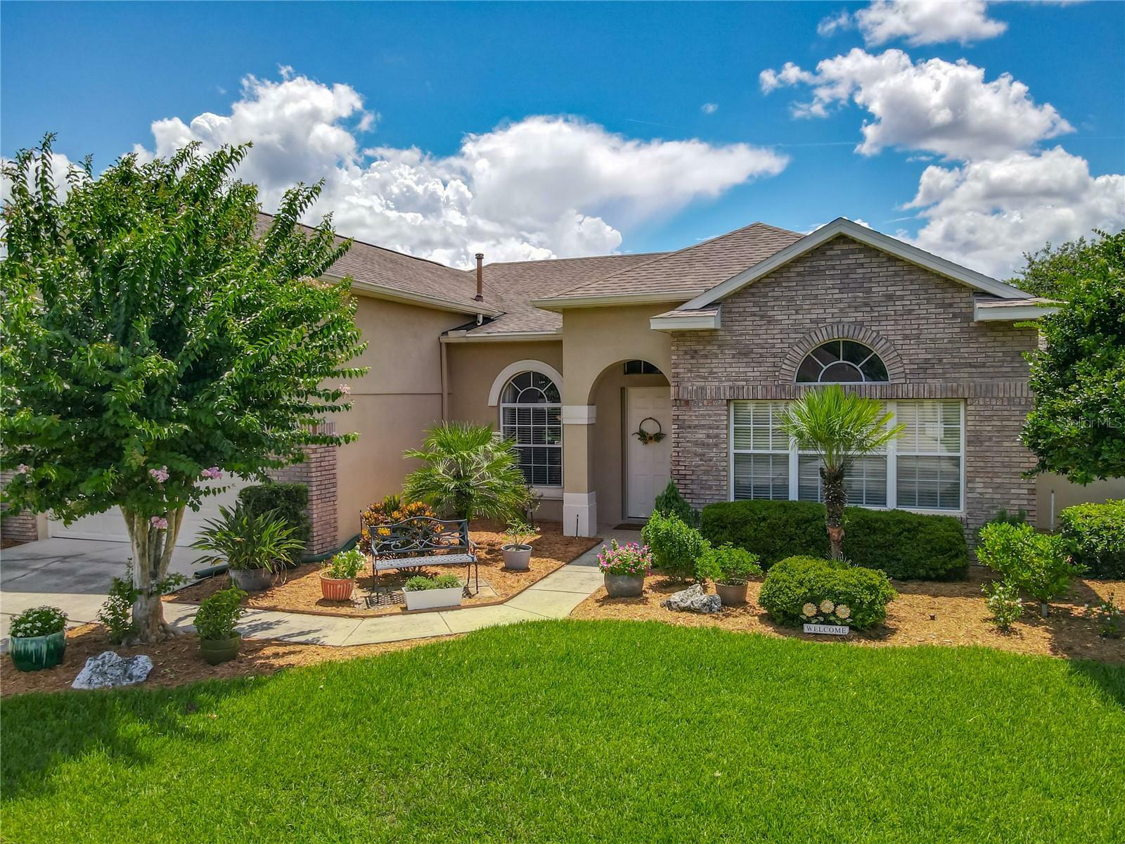 Property Photo: 106 Winghurst Boulevard FL 32828