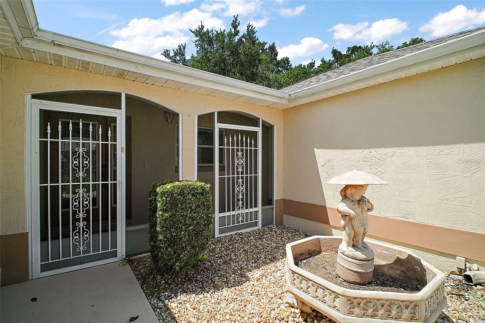 Property Photo: 1512 Cervantes Place FL 32159
