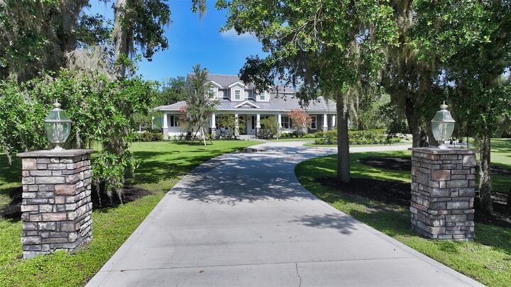 Property Photo:  6050 Saddle Oak Trail  FL 34241 