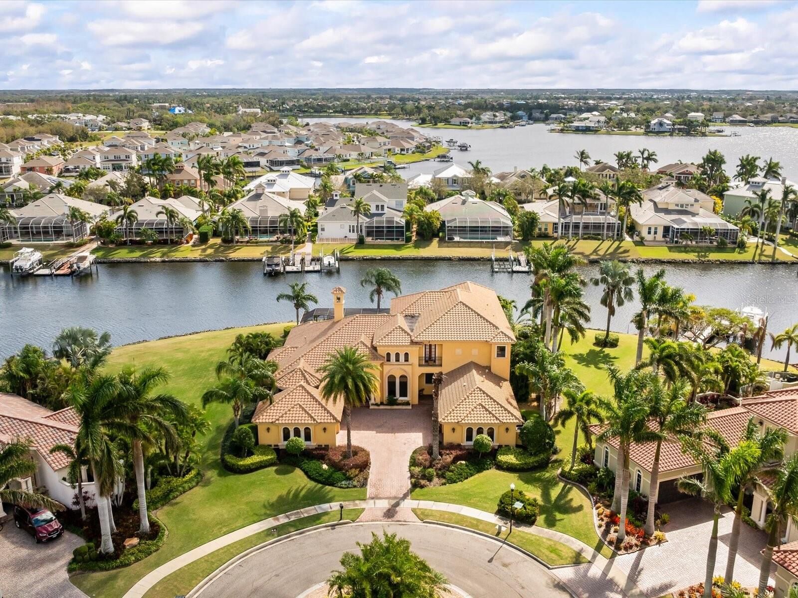 Property Photo:  5403 Tybee Island Drive  FL 33572 
