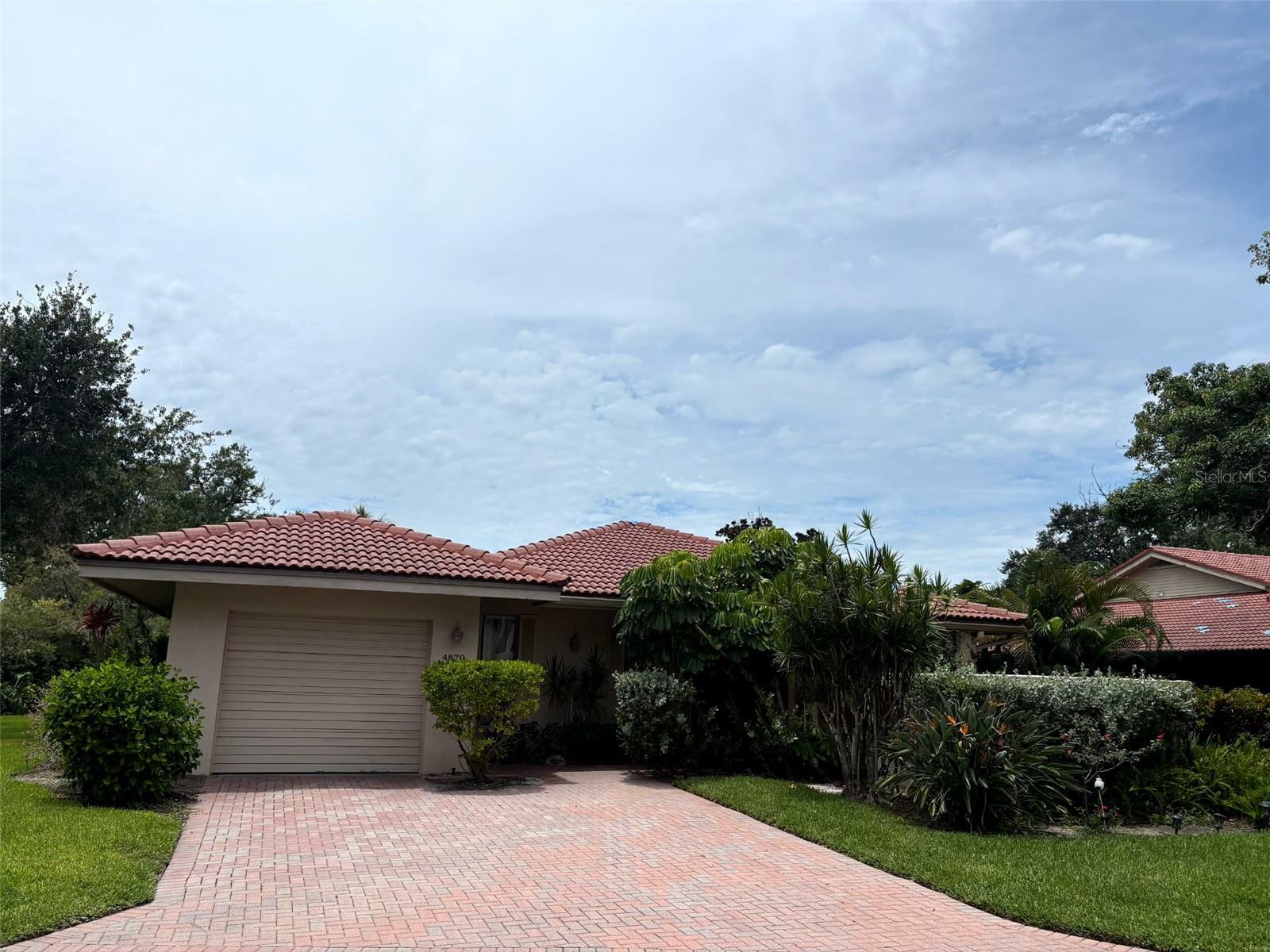 Property Photo: 4870 Kestral Park Circle 14 FL 34231