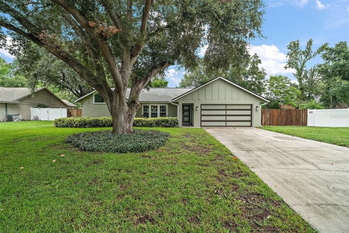 3990 Wood Drive  Mount Dora FL 32757 photo
