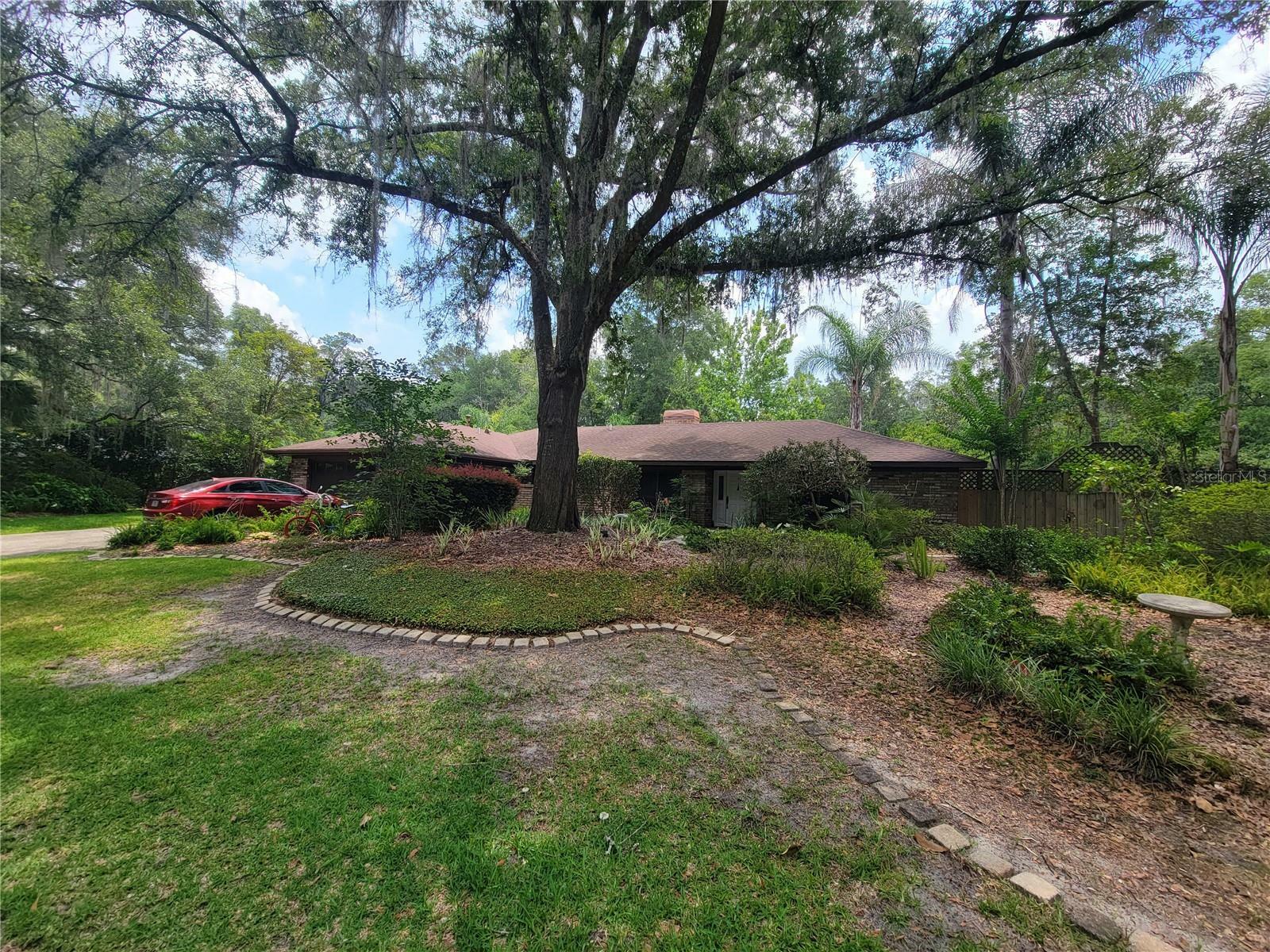 Property Photo: 2015 NW 38th Drive FL 32605