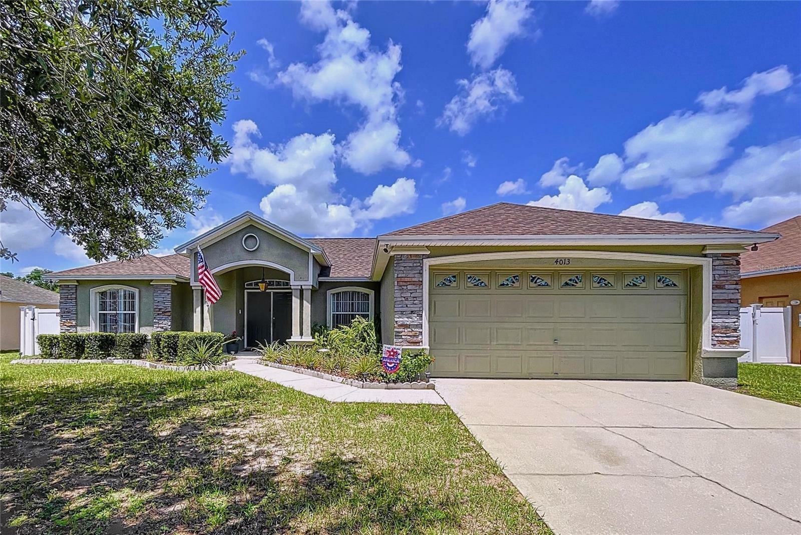 Property Photo: 4013 Byrds Crossing Drive FL 33812