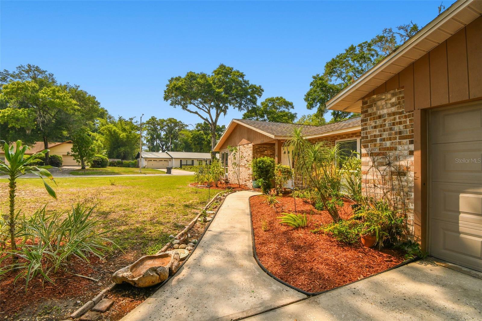 Property Photo: 2222 Arch McDonald Drive FL 33527