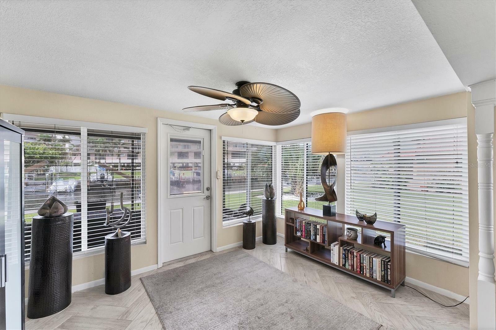 Property Photo:  9519 Valencia Cove  FL 34210 