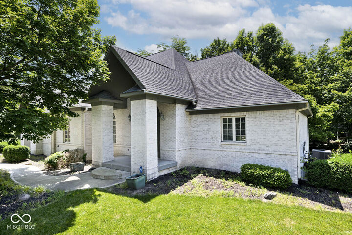 7844 N Timber Run Court  Indianapolis IN 46256 photo