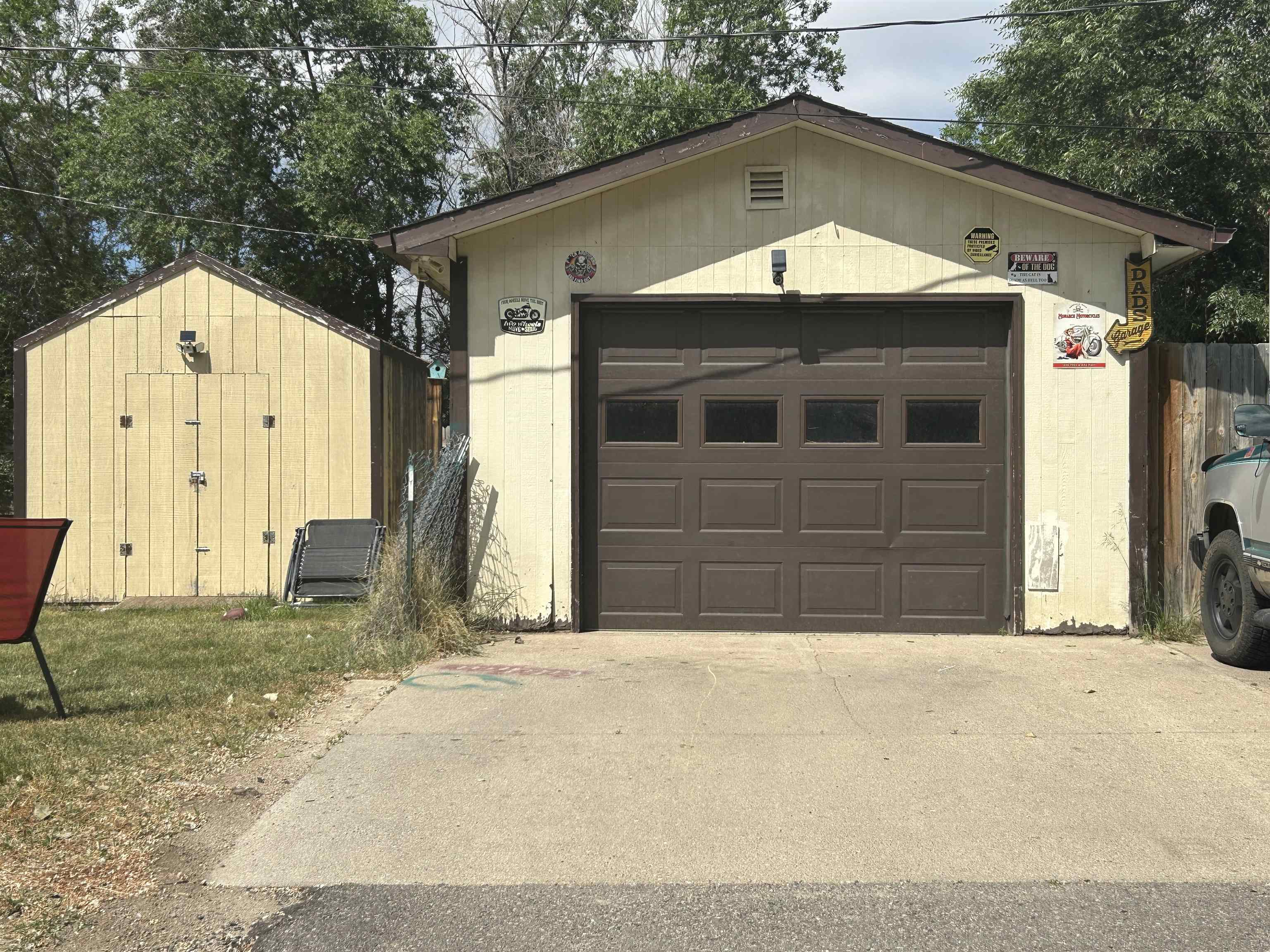 Property Photo:  224 SE 11th Ave  ND 58701 