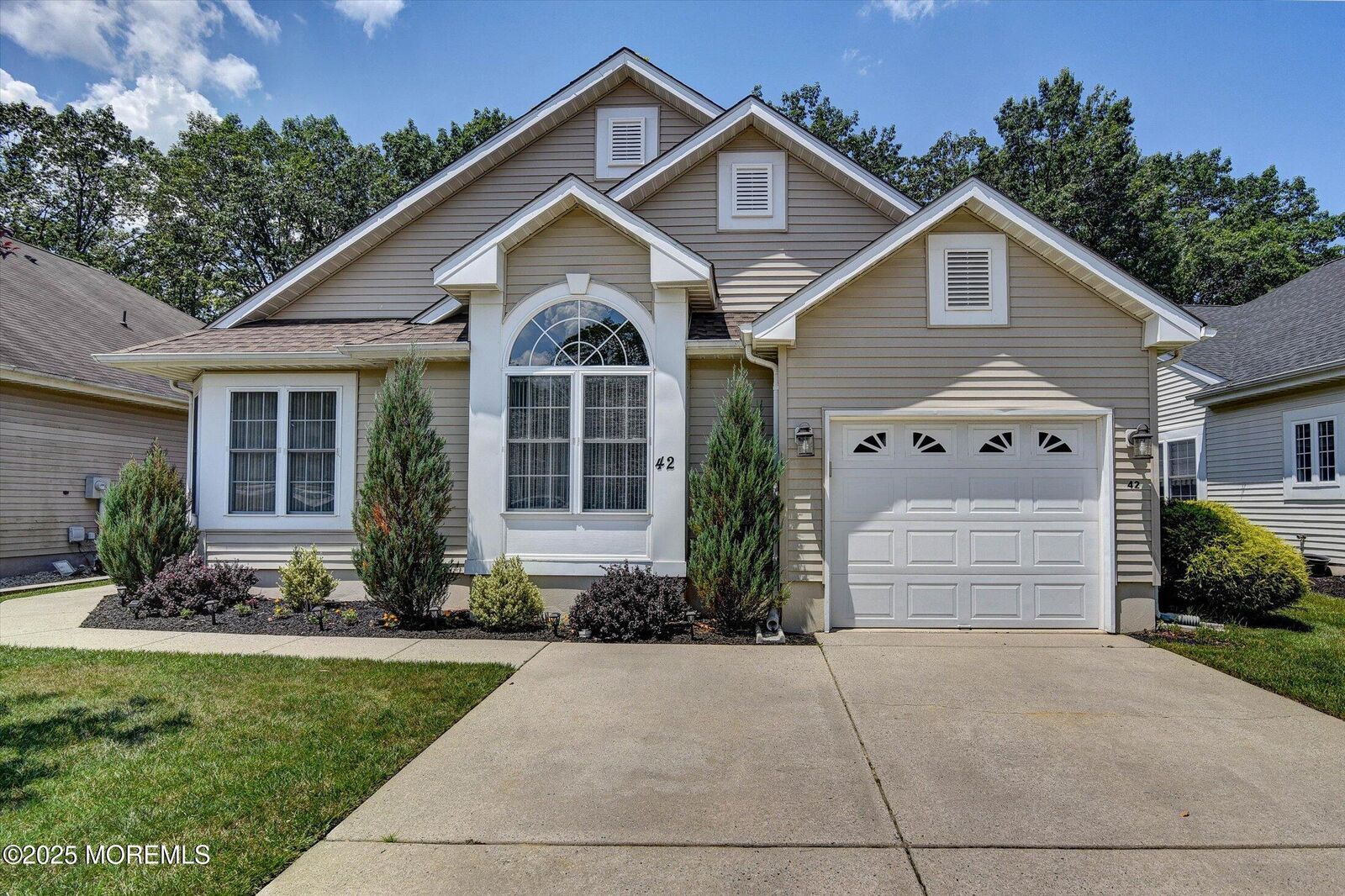 Property Photo:  42 Merion Lane  NJ 08527 