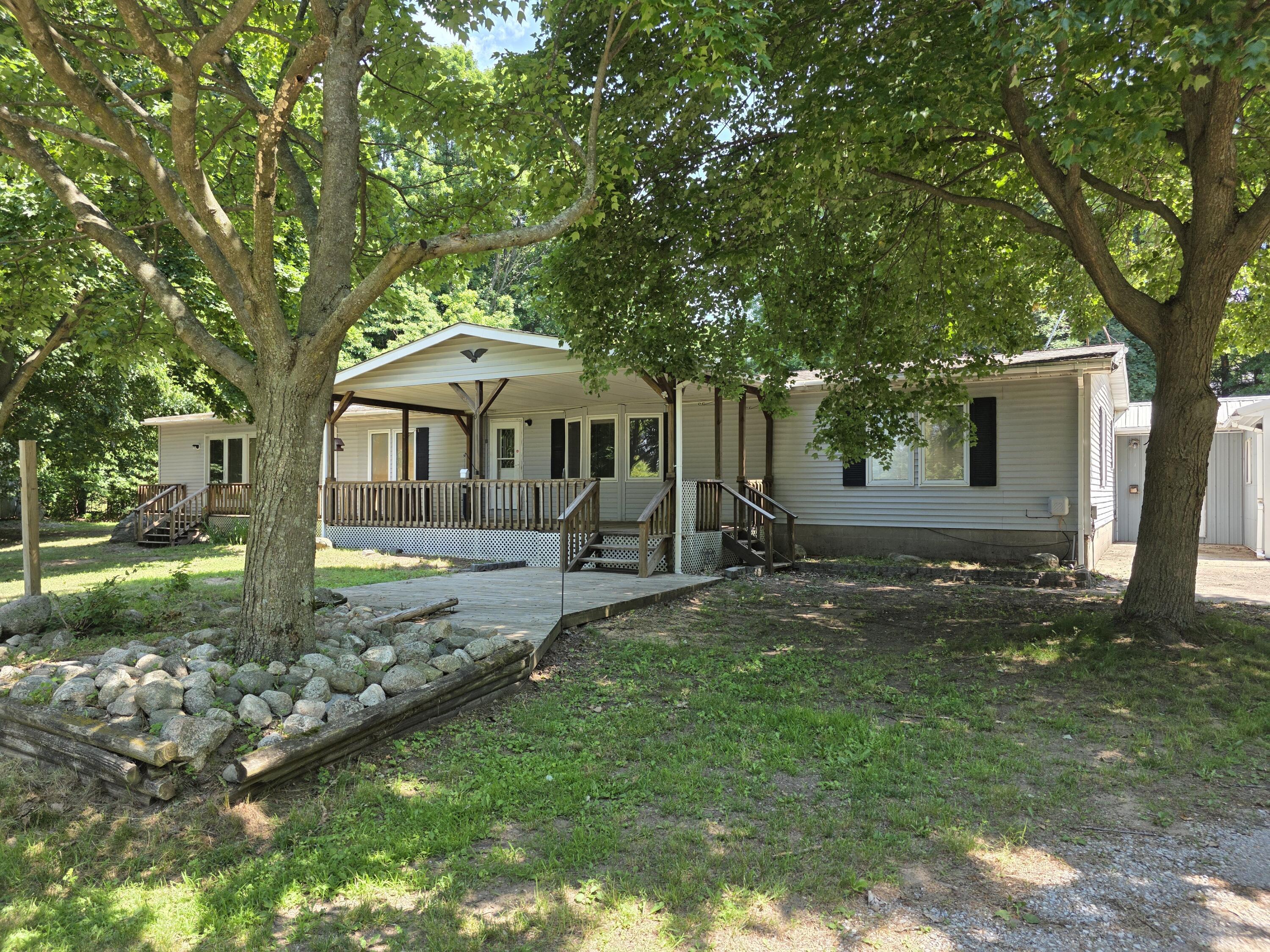 Property Photo: 627 W 44th Street MI 49412