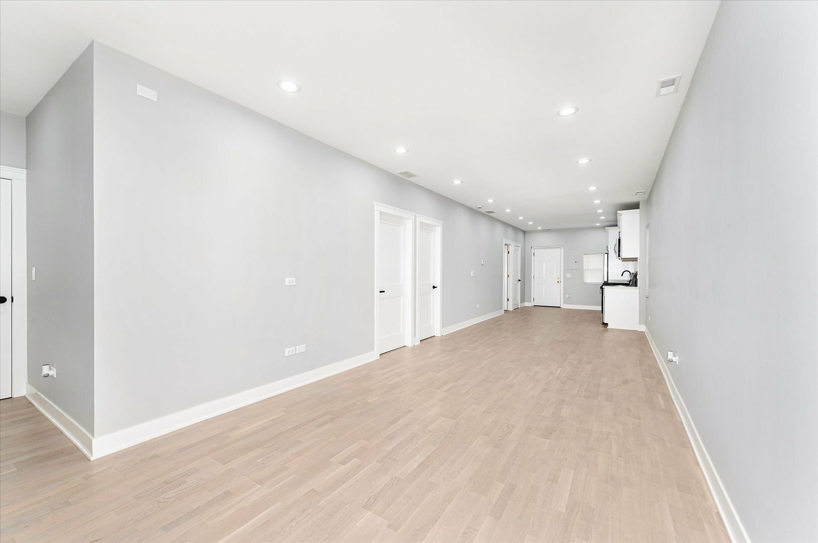 Property Photo: 3238 S Carpenter Street 1 IL 60608