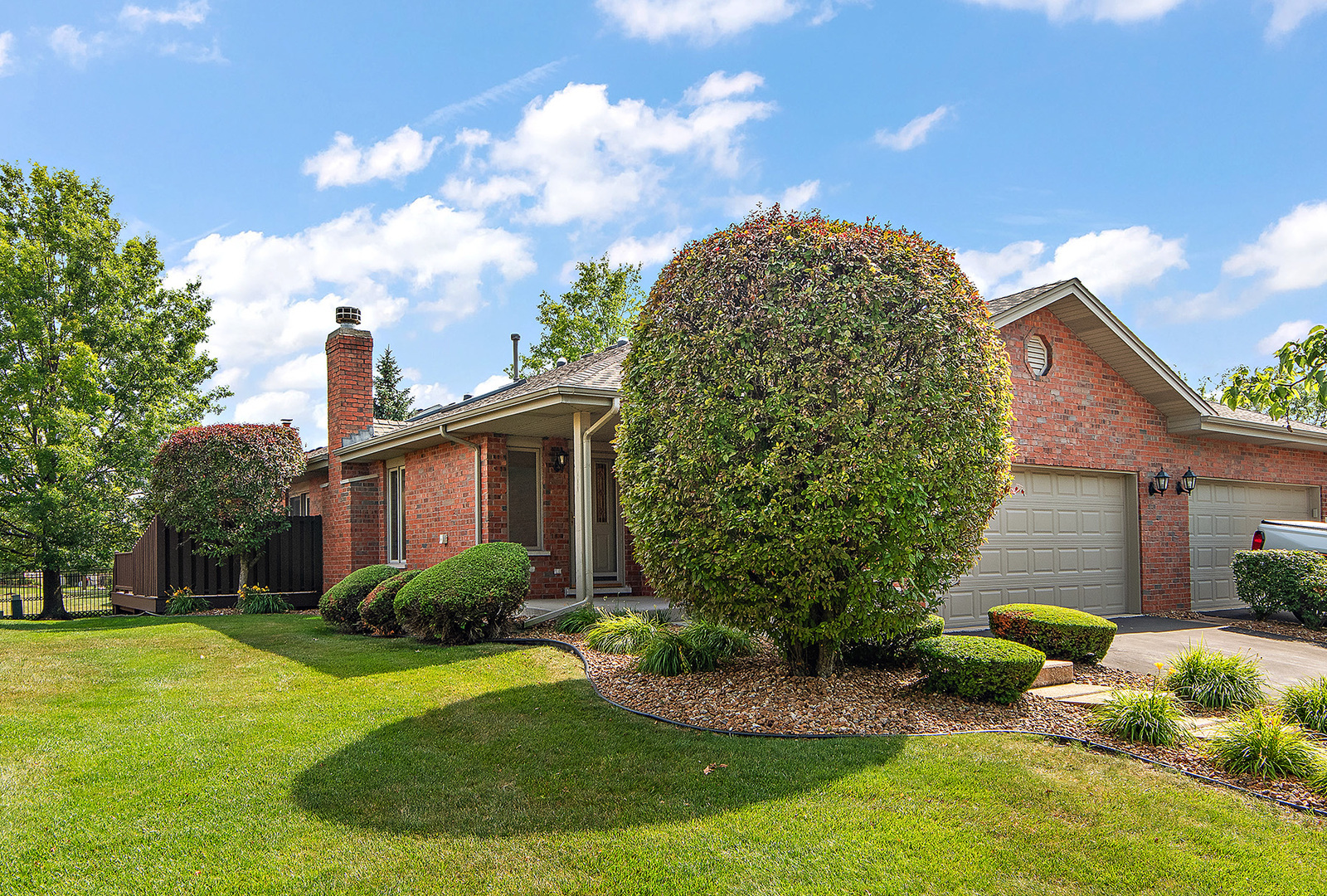 Property Photo: 10509 San Luis Lane IL 60467