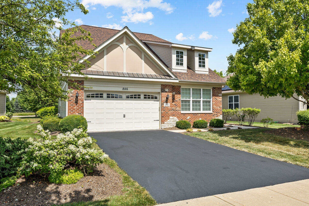 Property Photo: 846 Colchester Drive IL 60543