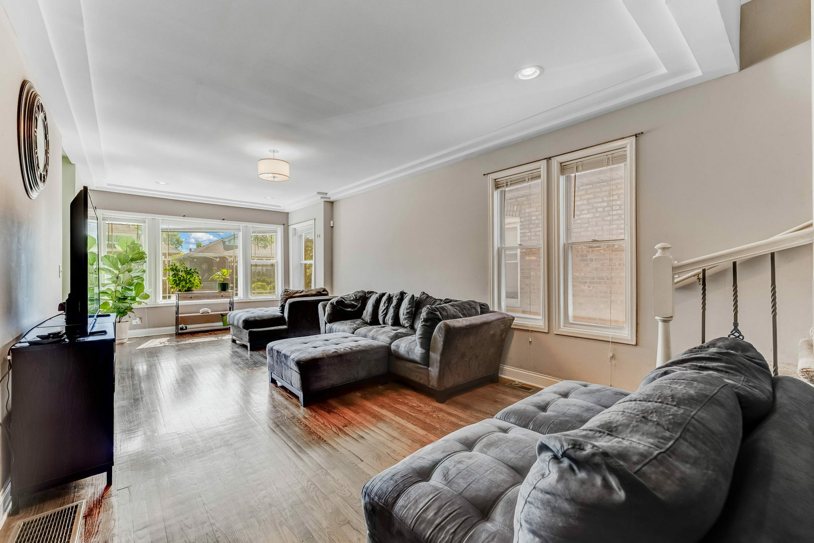 Property Photo: 8212 S Justine Street IL 60620