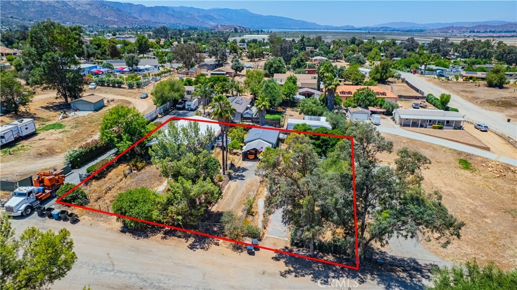 Property Photo: 32303 Bilton Way CA 92595