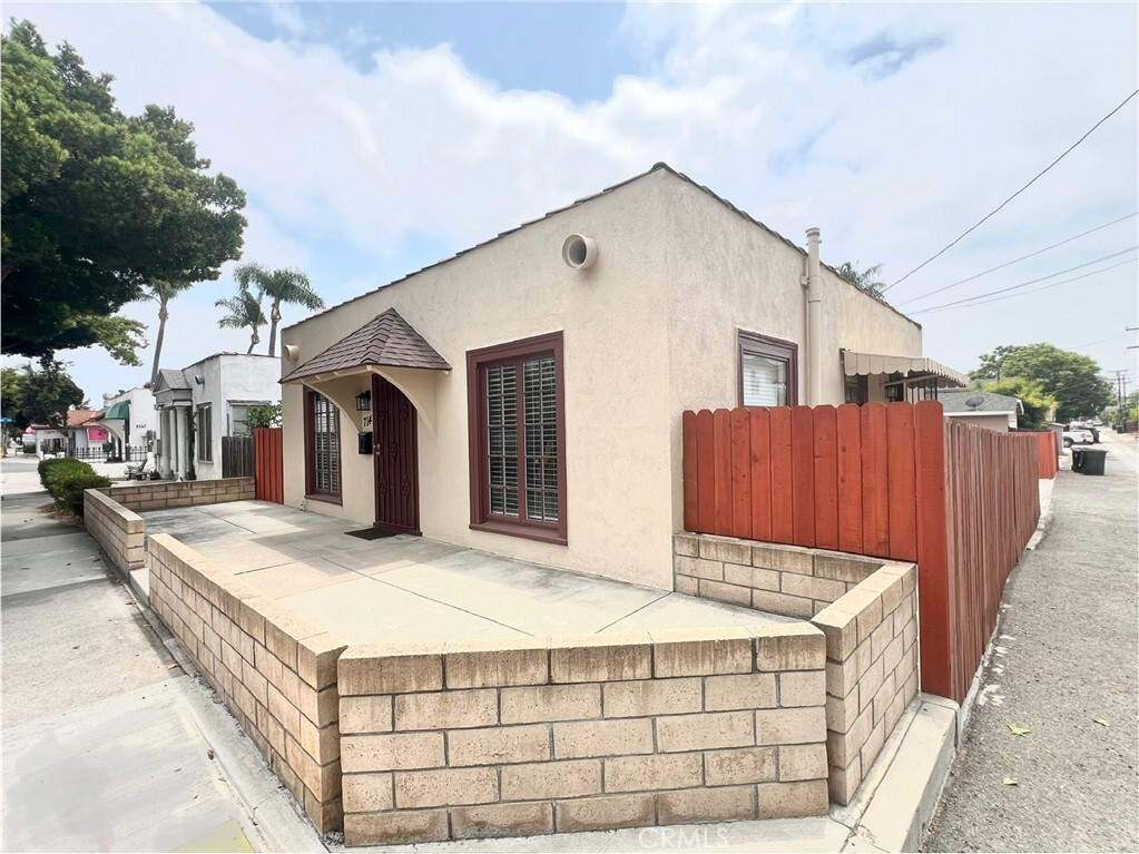 Property Photo: 714 E Chapman Avenue CA 92831