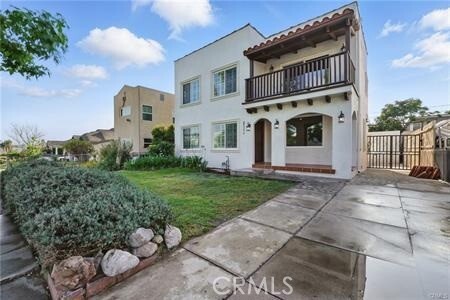 Property Photo:  2111 S Bronson Avenue  CA 90018 