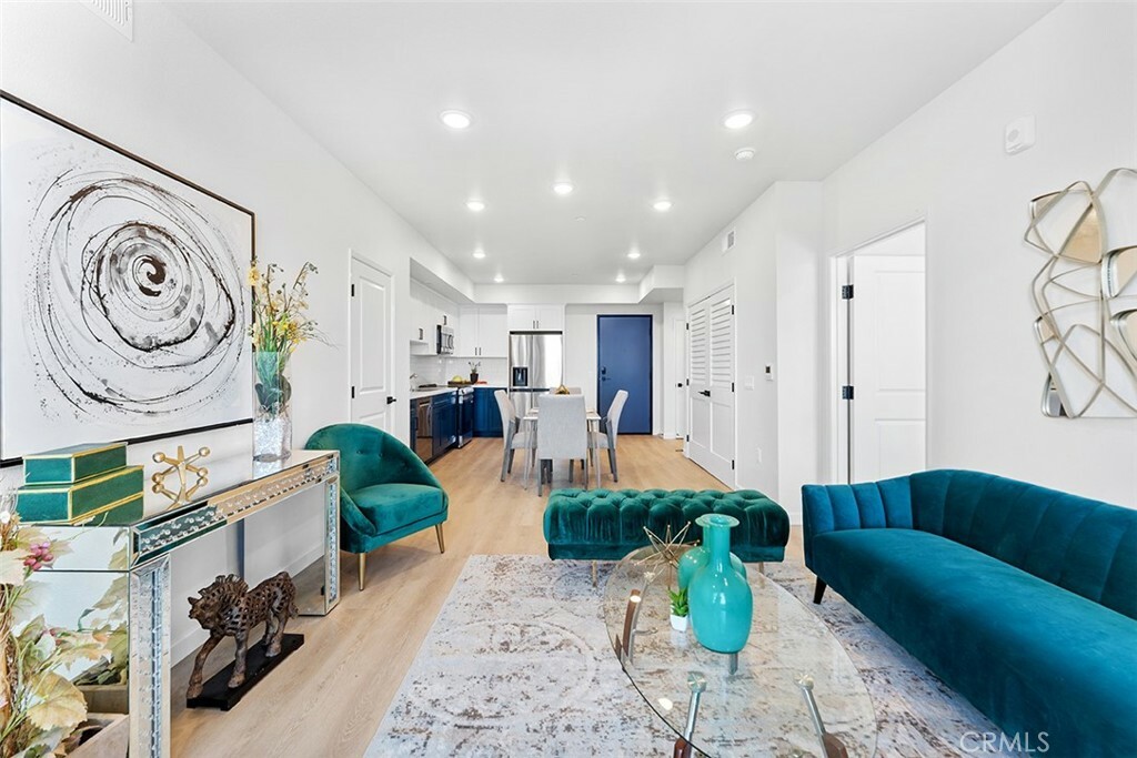 Property Photo:  4064 E Live Oak Avenue 401  CA 91006 