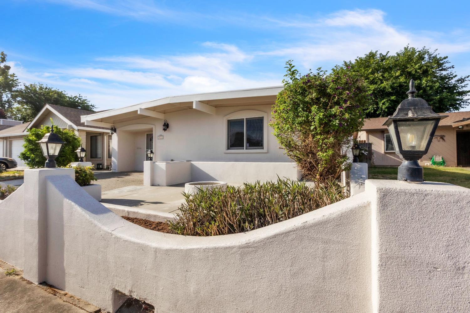 Property Photo:  911 Princeton Place  CA 95695 