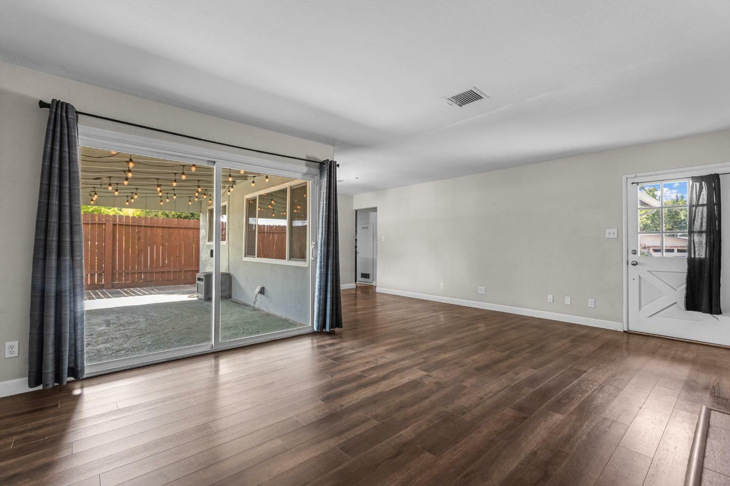 Property Photo: 7206 Parish Way CA 95621
