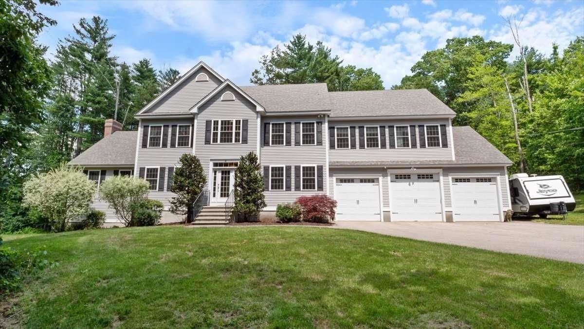 Property Photo: 16 Horseshoe Road NH 03087