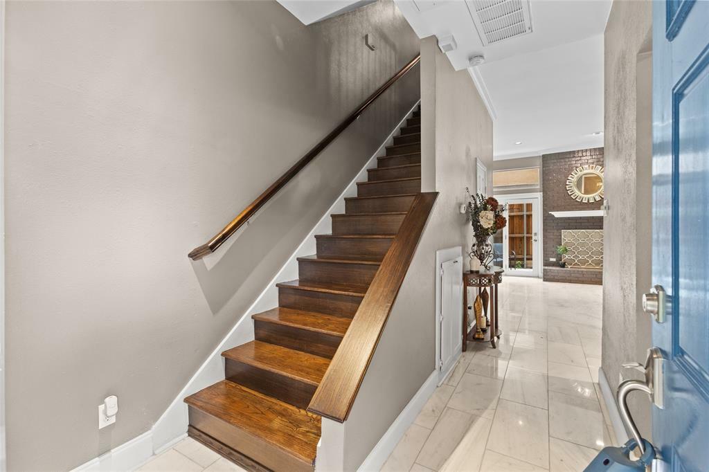 Property Photo: 4015 Holland Avenue 110 TX 75219