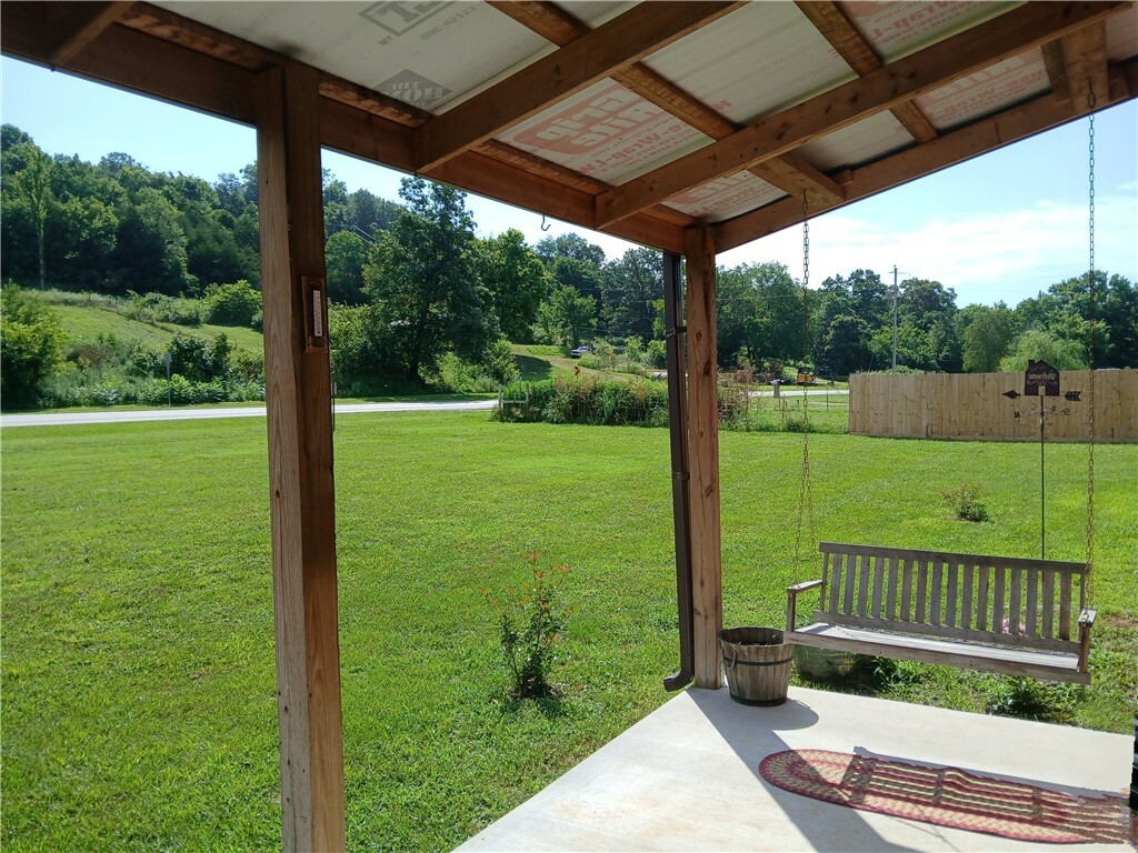 10689 Highway 103  Green Forest AR 72638 photo