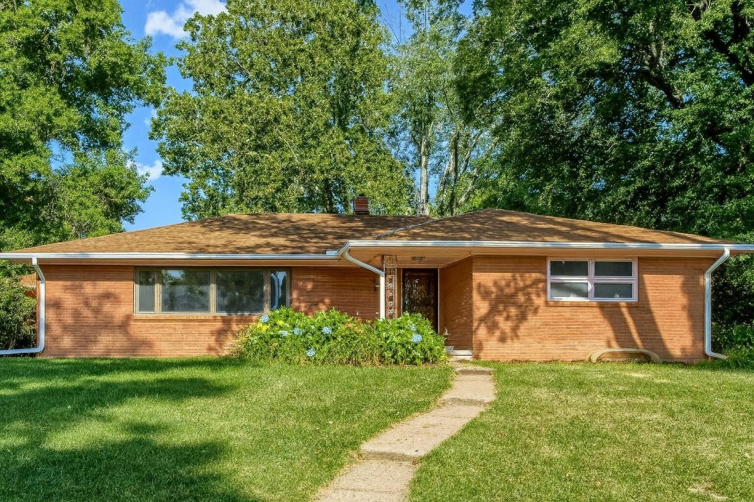 2009 S 88th Street  Omaha NE 68124 photo
