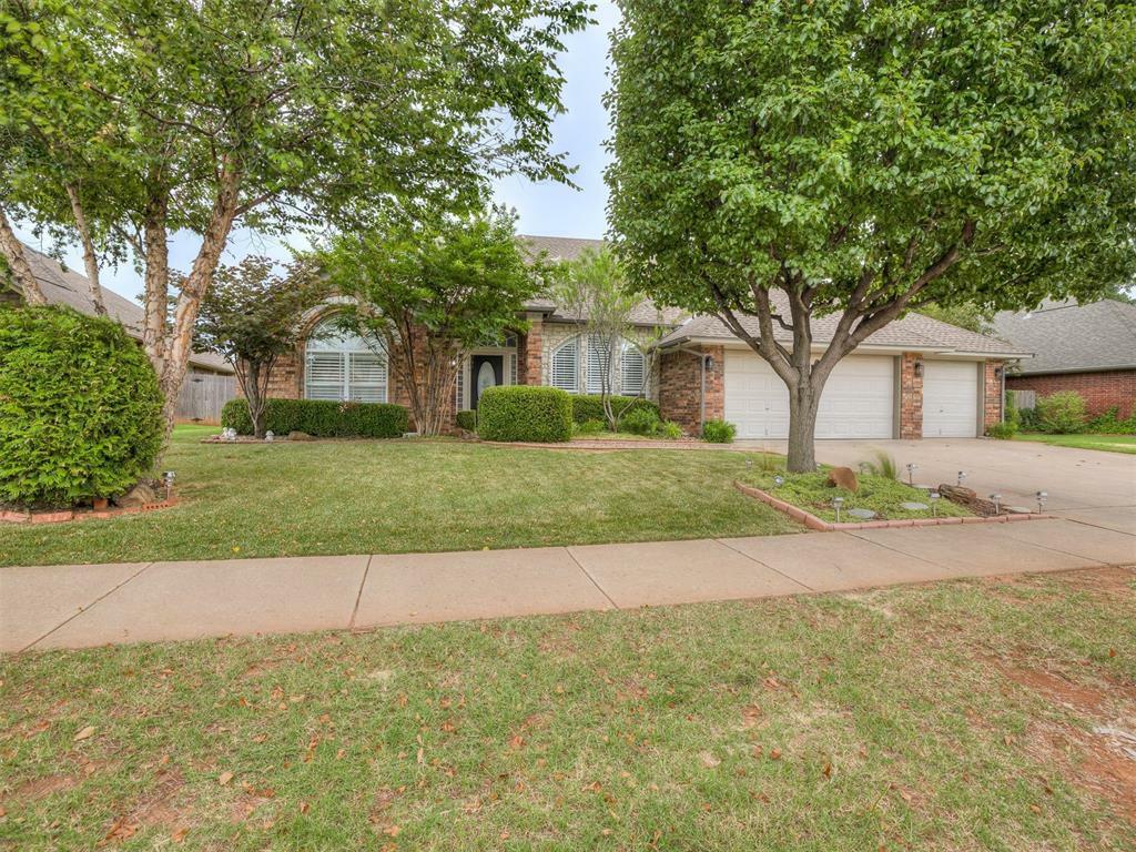 Property Photo: 1340 NW 168th Street OK 73012