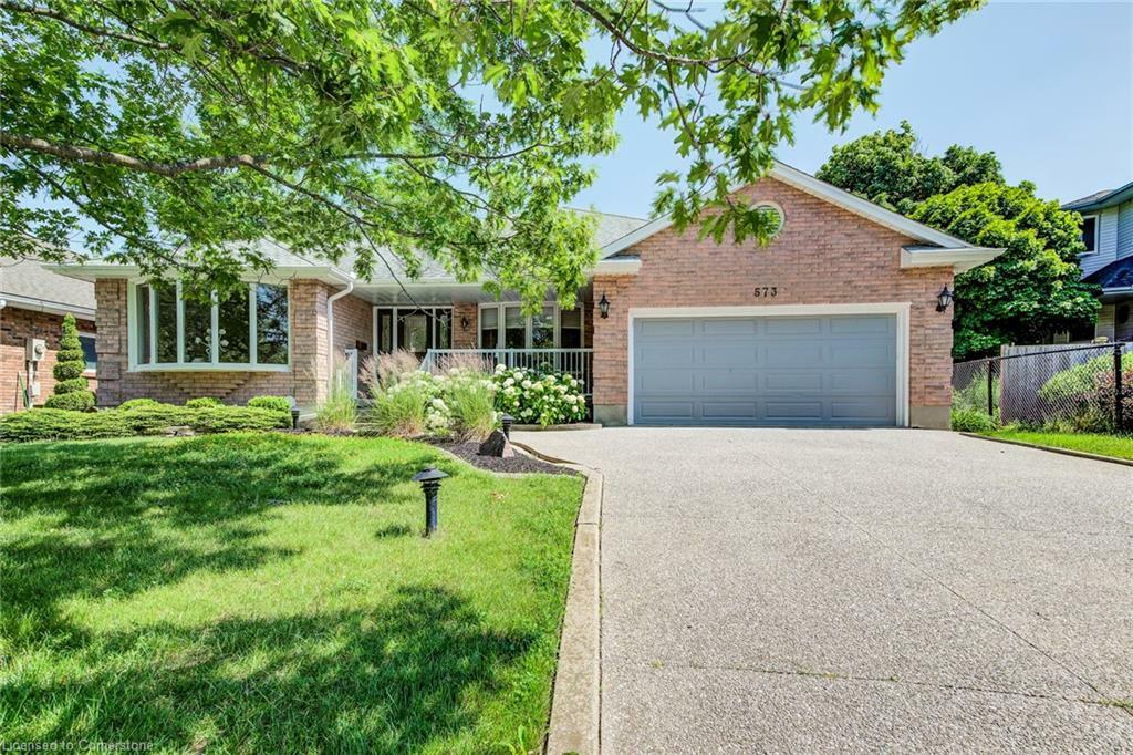 573 Hemingway Place  Waterloo ON N2T 1Z4 photo