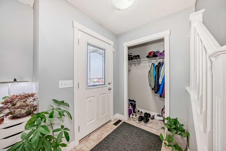Property Photo:  47 Bridlecrest Boulevard SW  AB T2Y 4X9 
