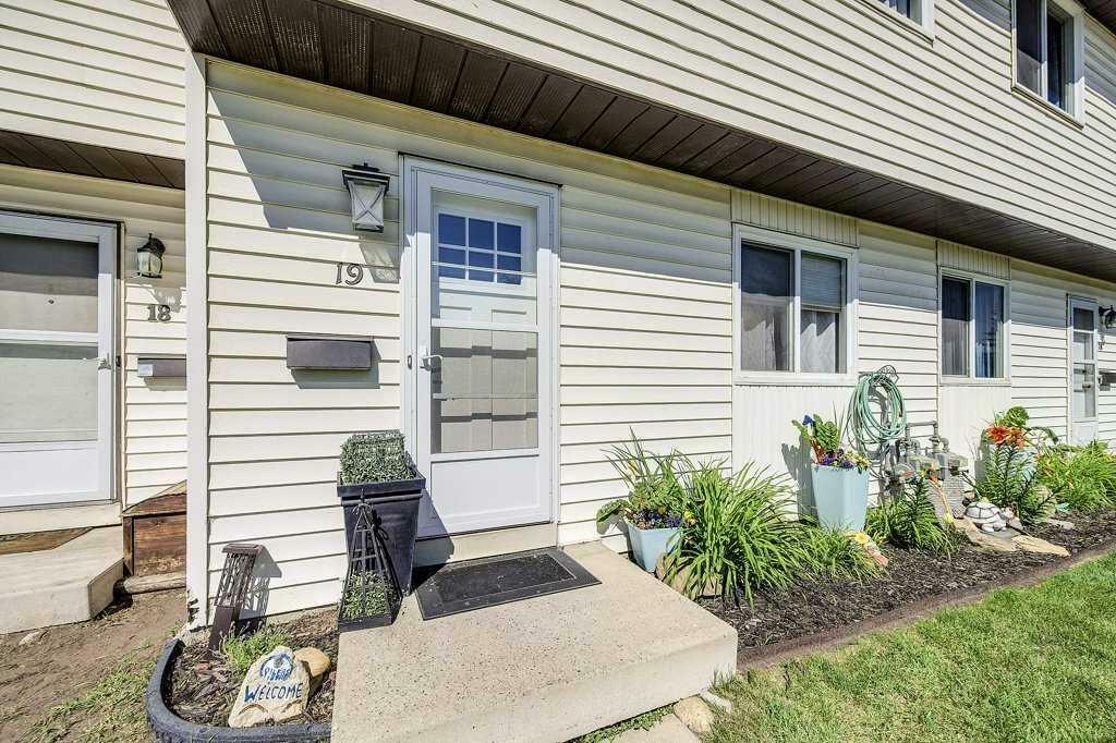 Property Photo: 7124 Gray Drive 19 AB T4P 2A9