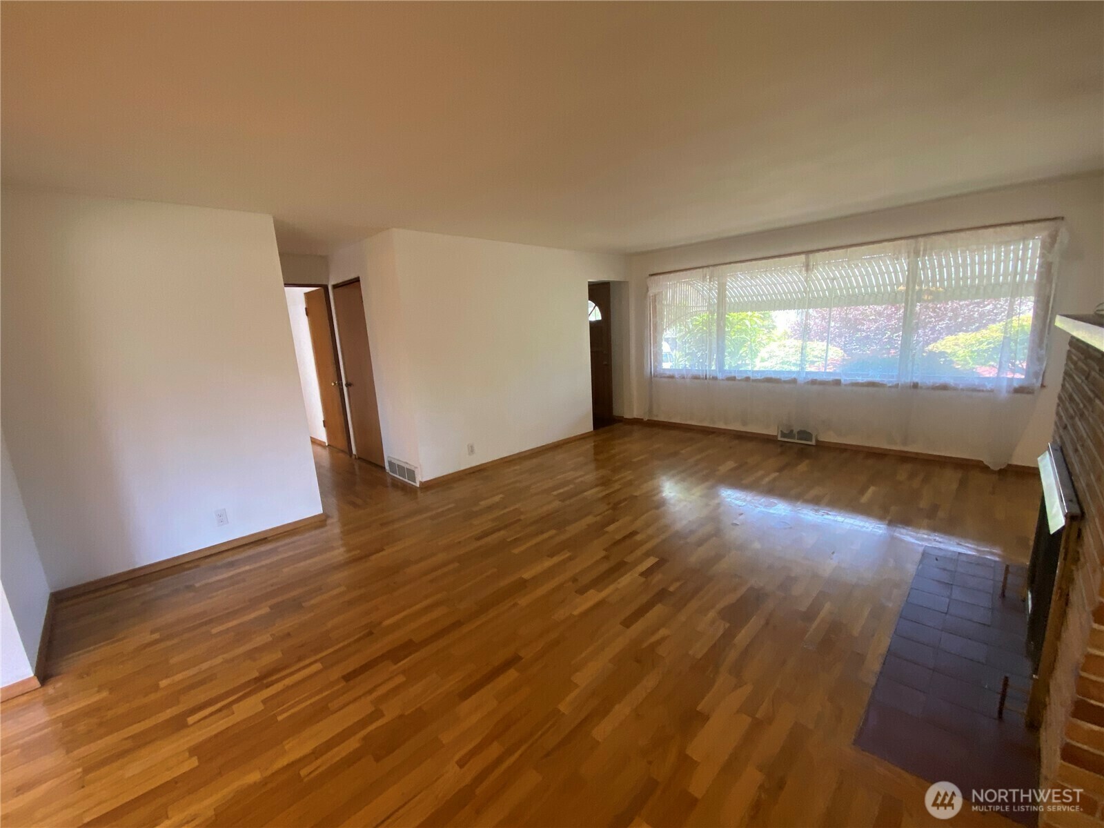 Property Photo: 4916 24th Avenue S WA 98108