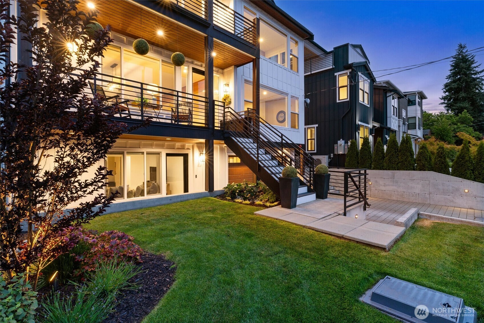 Property Photo: 6921 55th Avenue S WA 98118